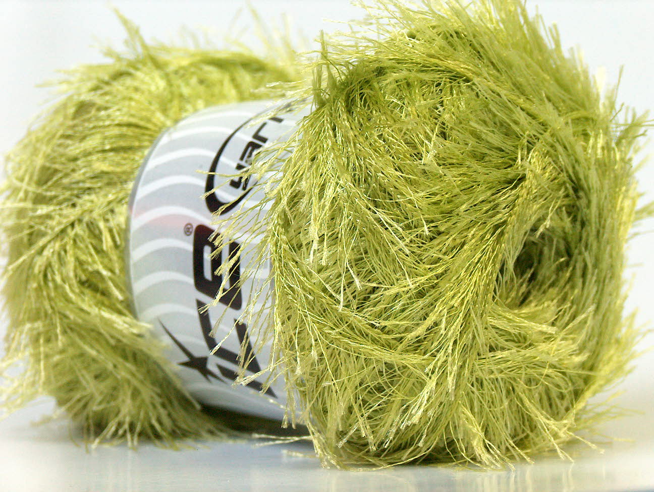 Groen Eyelash Yarns 4x100gr