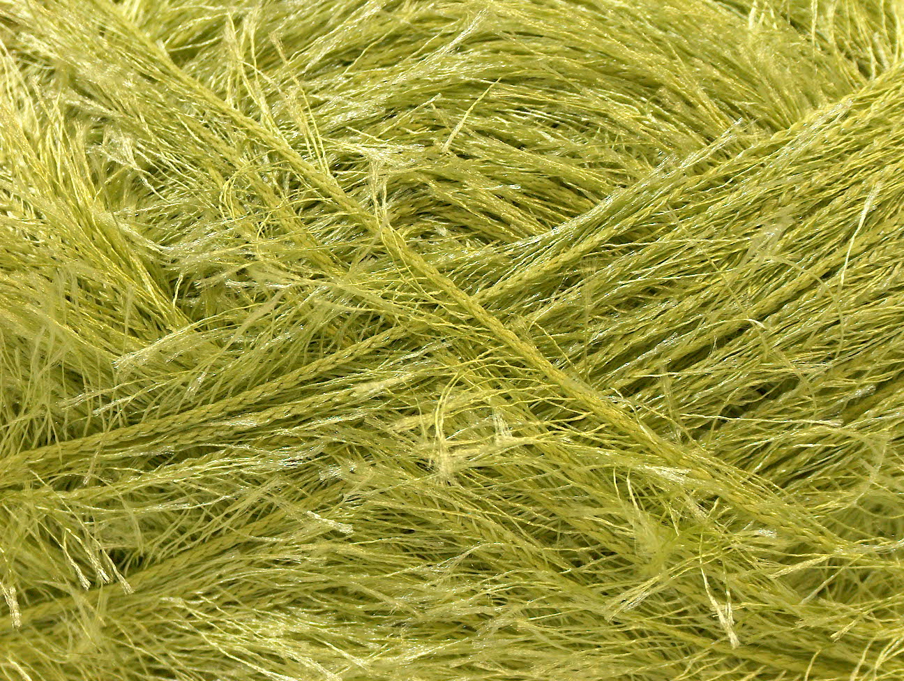 Groen Eyelash Yarns 4x100gr