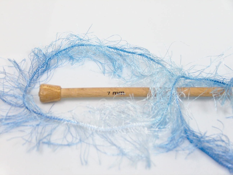 Blauw Tinten Eyelash Yarns 8x50gr