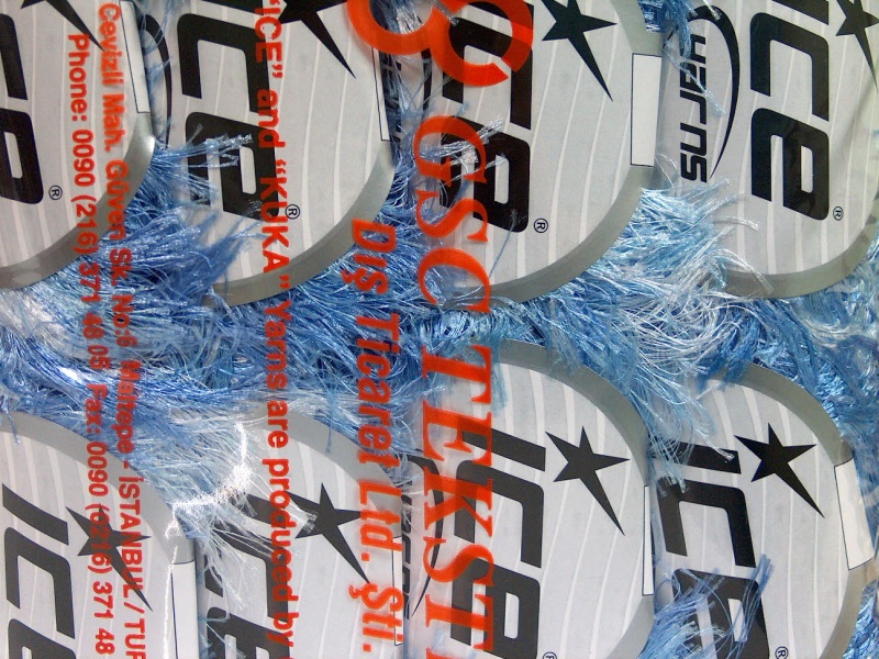 Blauw Tinten Eyelash Yarns 8x50gr