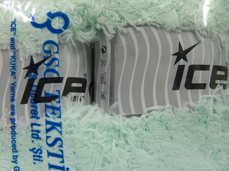 Mint Groen Eyelash Yarns 2x200gr