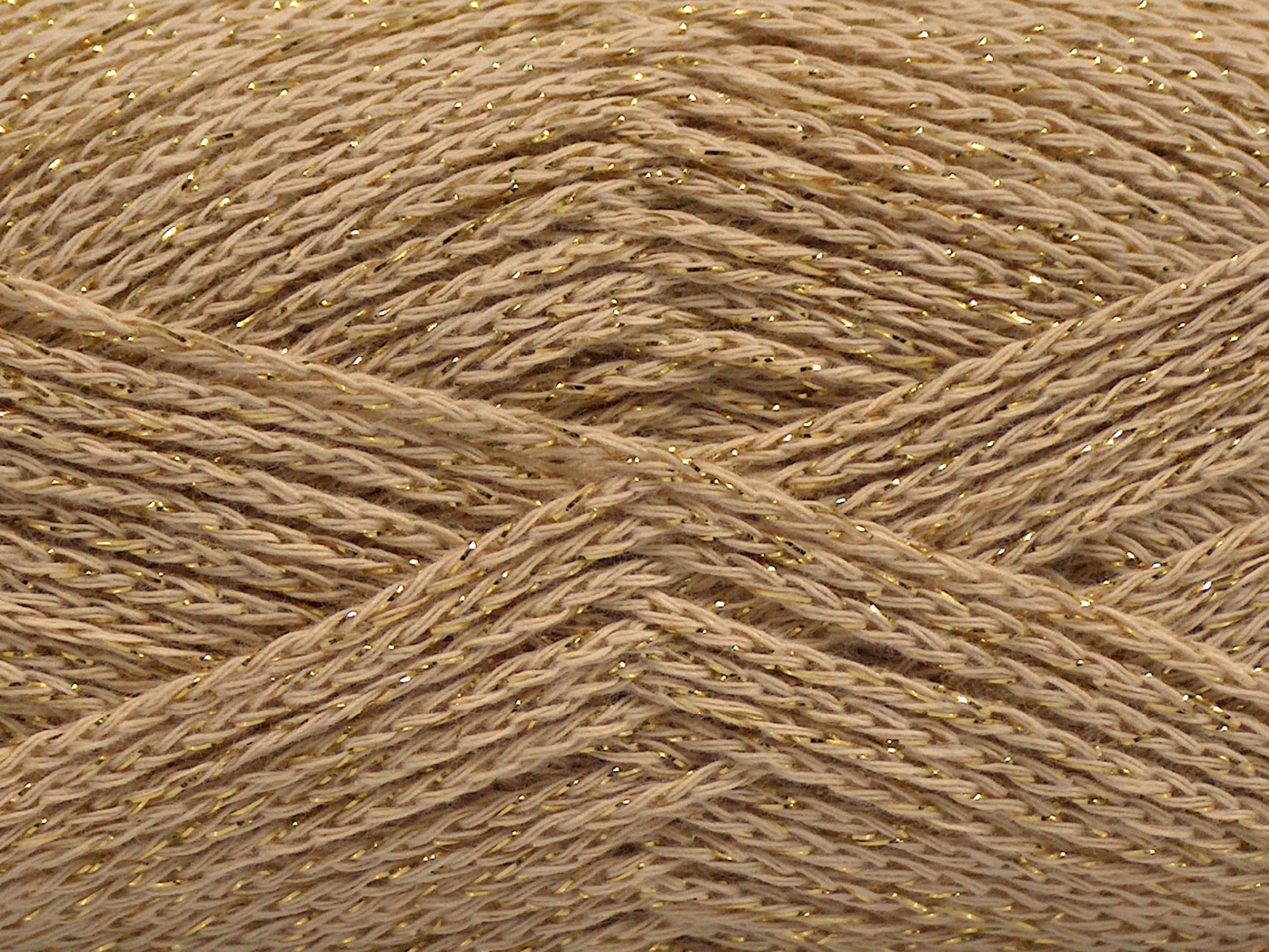 Donker Crème Katoen met Gouddraad Garens 8x50gr