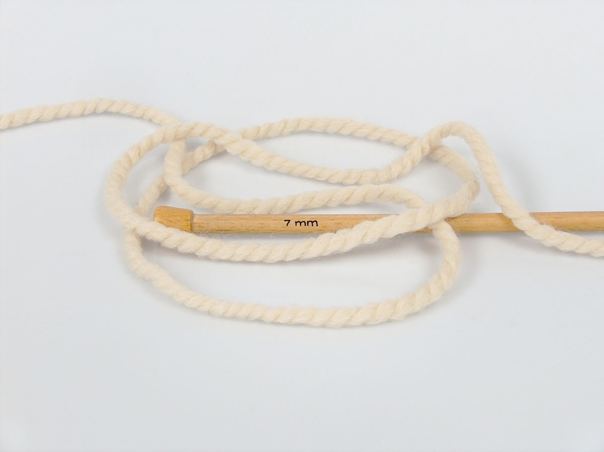 Licht Beige Closeout Yarns 4x100gr