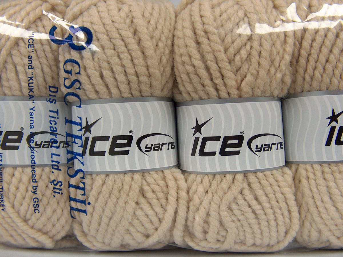 Licht Beige Closeout Yarns 4x100gr