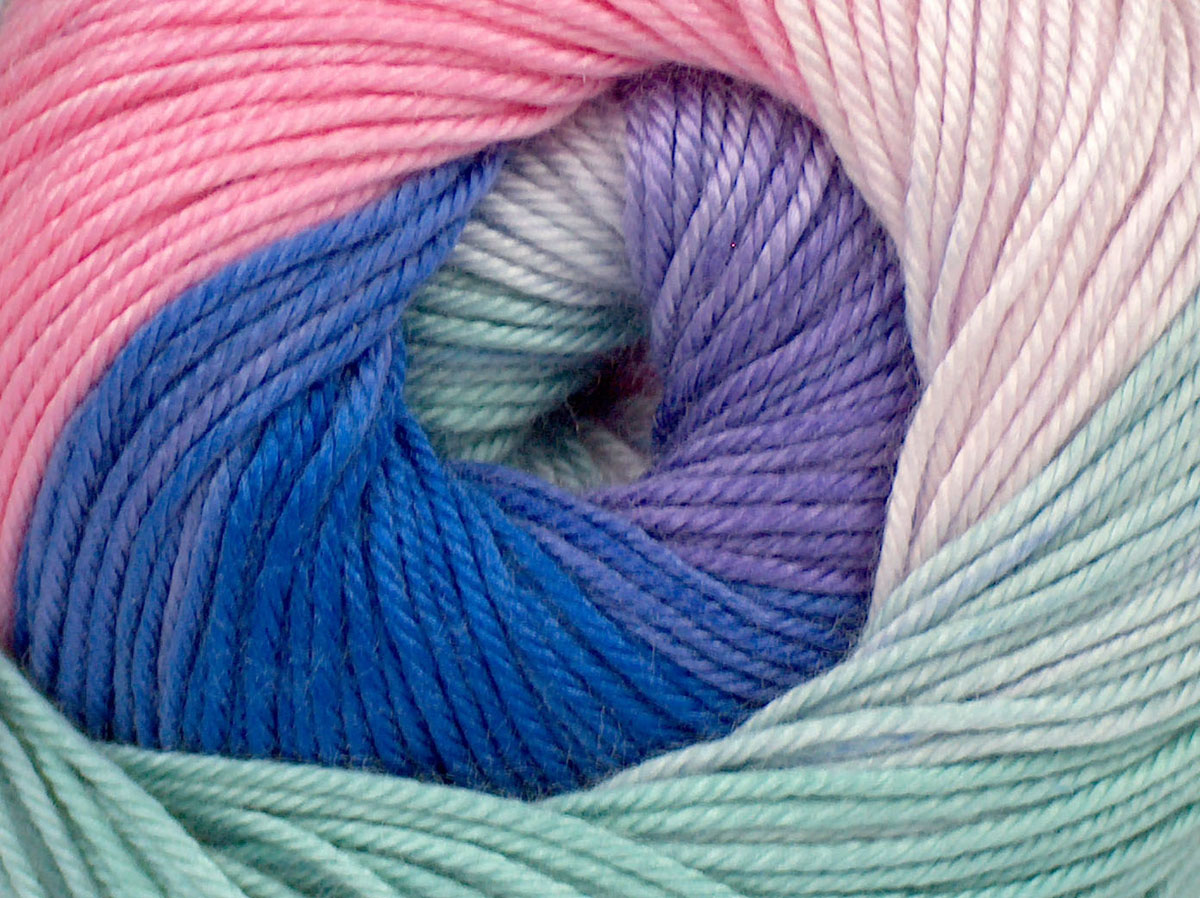 Blauw|Lila|Roze tinten|Mint Groen Zelfstrepende Garens 4x100gr