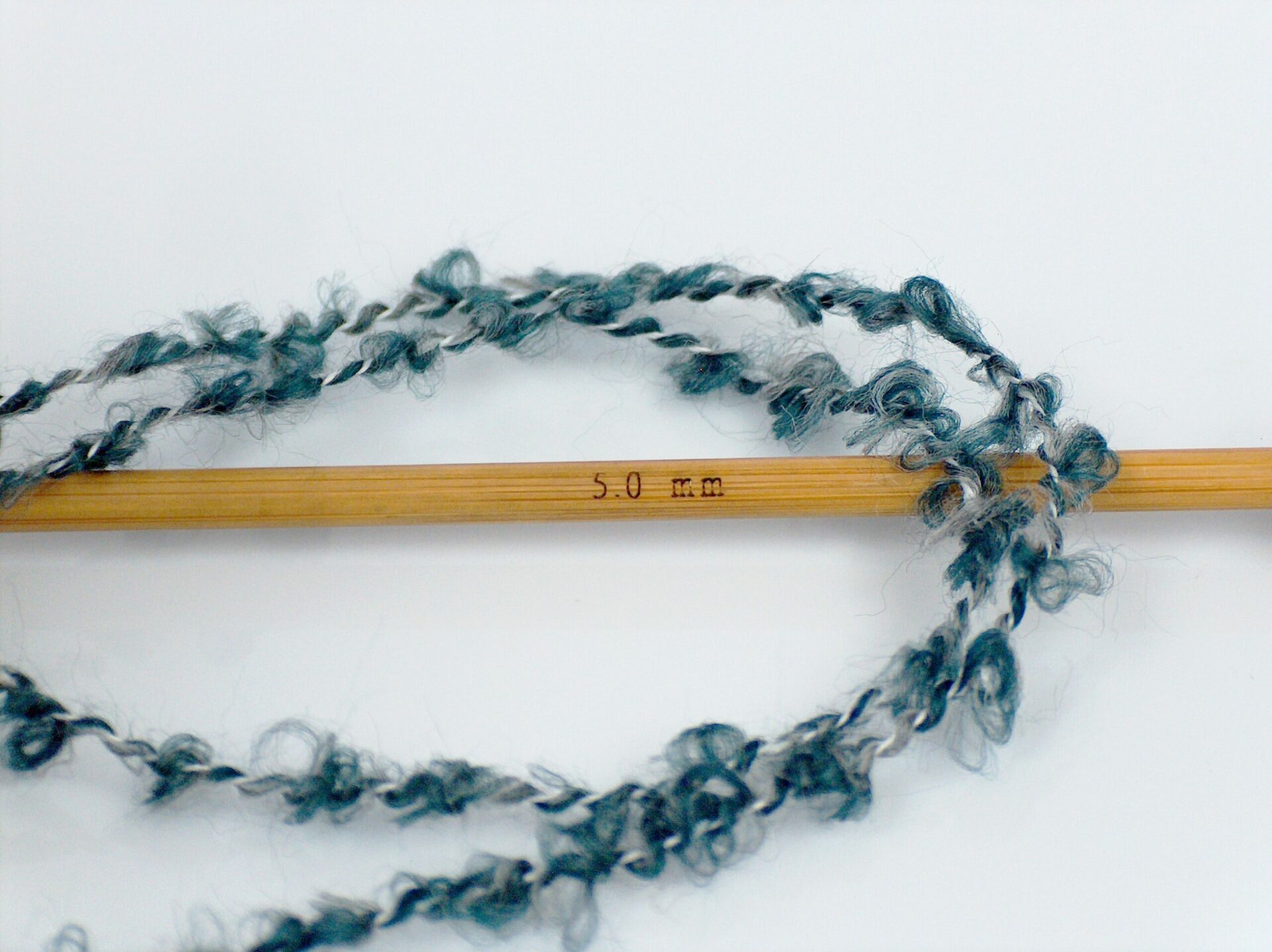 Wit|Licht Grijs|Olieblauw Cakes Yarns 2x150gr