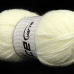 Licht Crème Basic – Plain Yarns 4x100gr