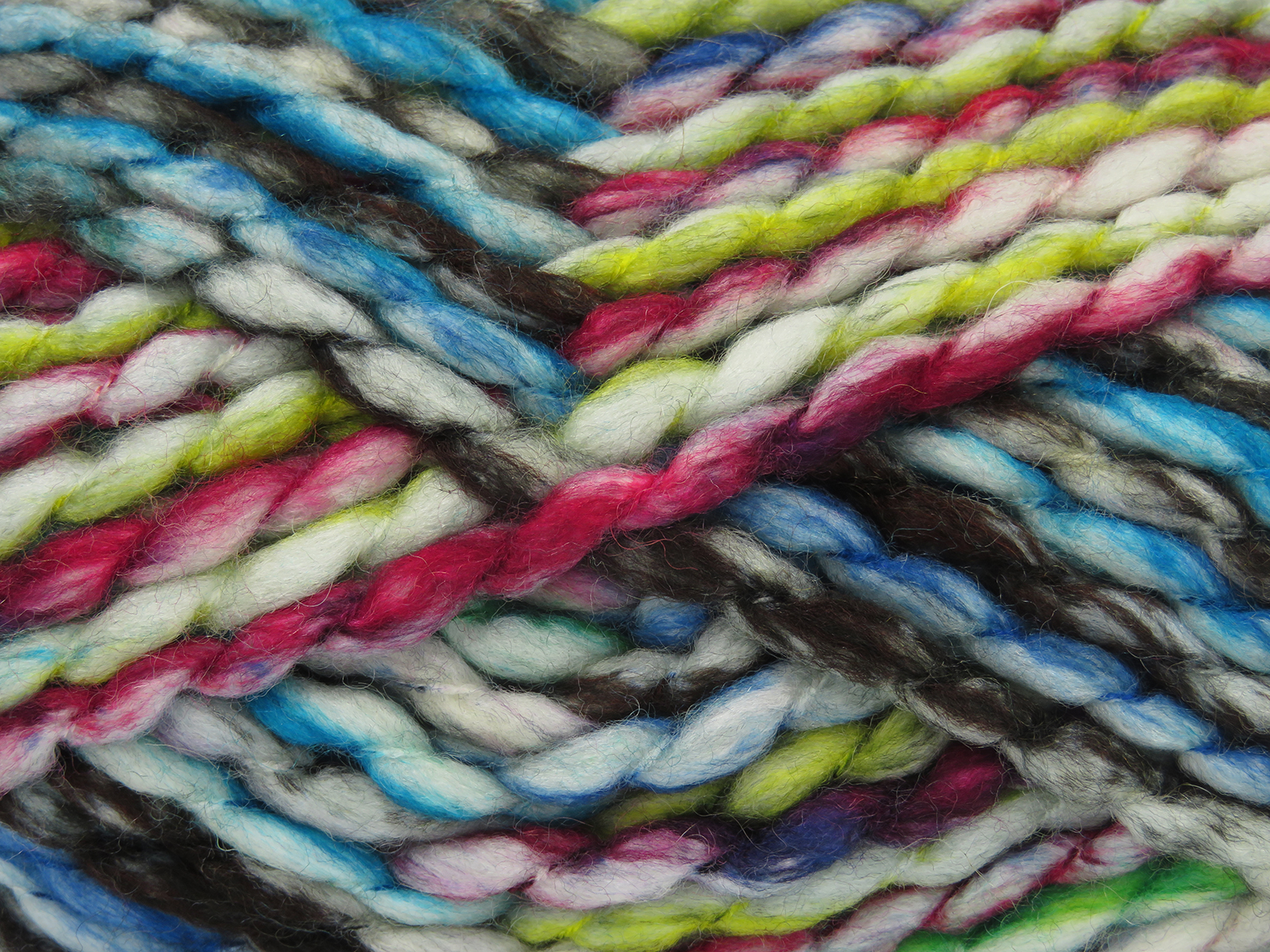 Groen|Zwart|Rood|Blauw Tinten Herfst Winter Garens 2x150gr