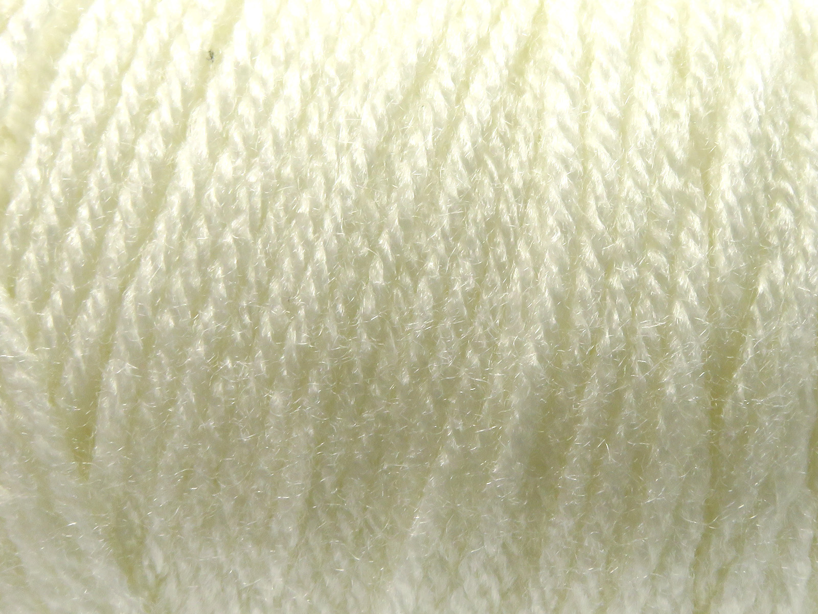 Ecru Outlet Yarns 2x200gr