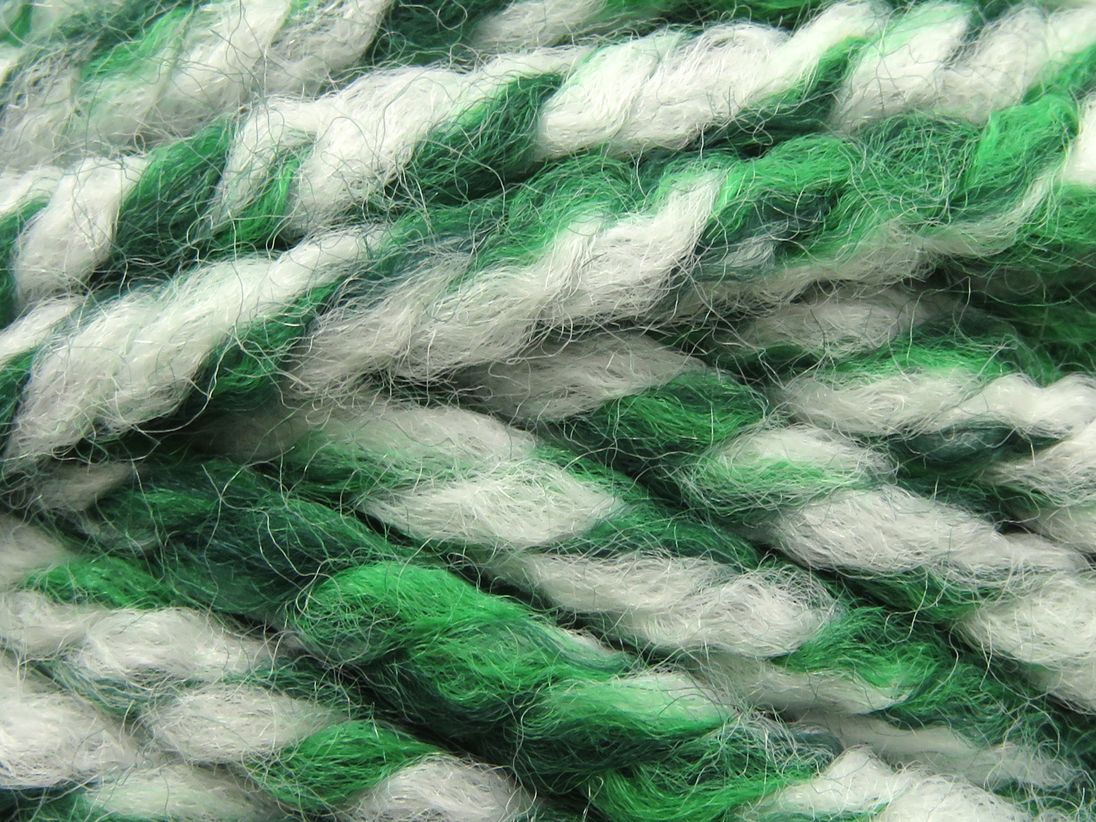 Wit|Groen Tinten Outlet Yarns 2x155gr