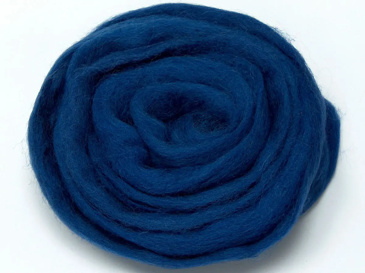 100% Wol voor nat en droog vilten Lichtblauw Blue tinten mix. Minimaal 5 verschillende tinten, totaal 50 g
