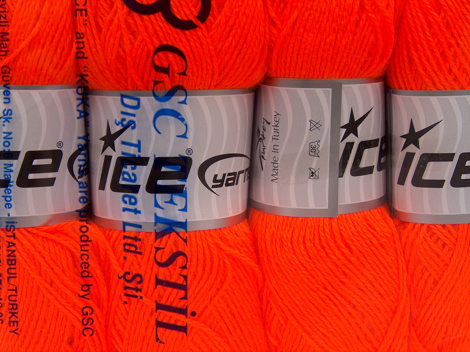 Neon oranje Outlet Yarns 4x110gr